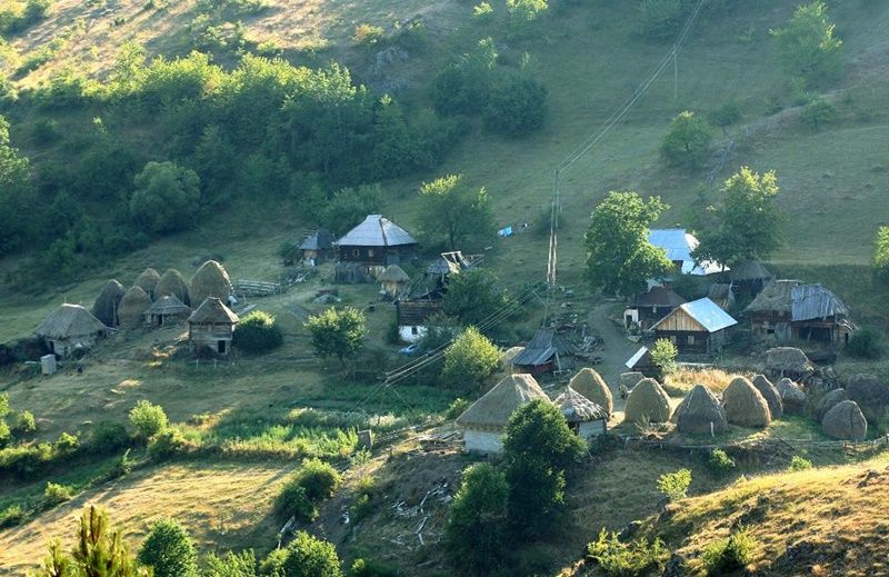 Српско село