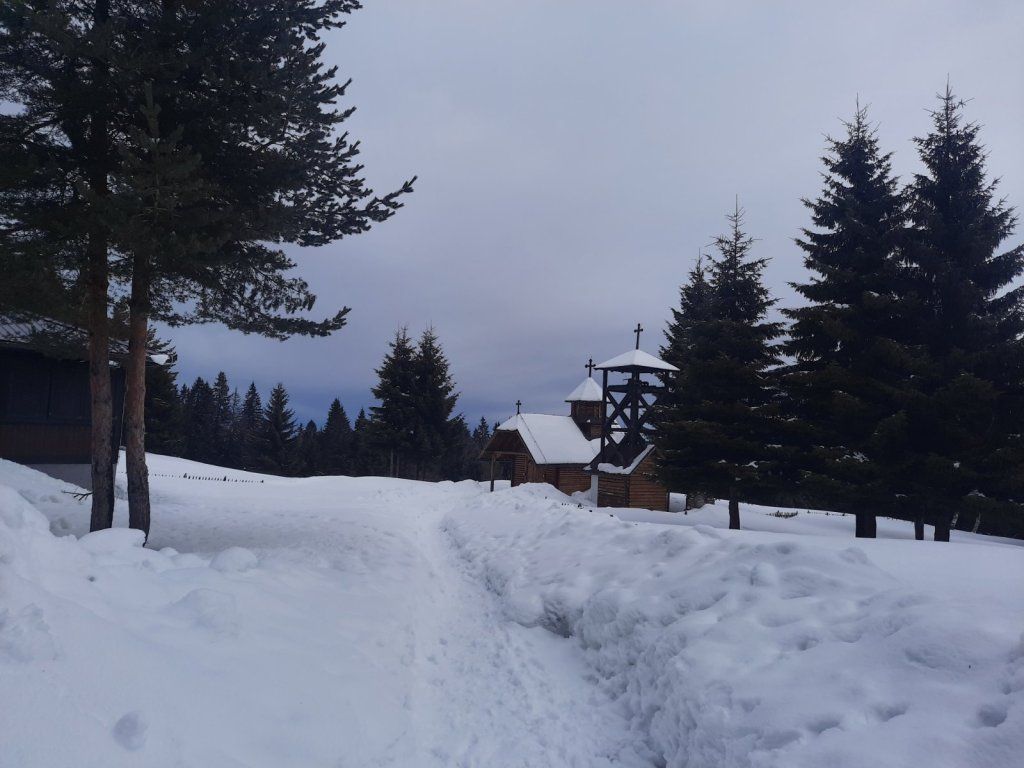 Дуга зима - црква на 1.444 метра надморске висине