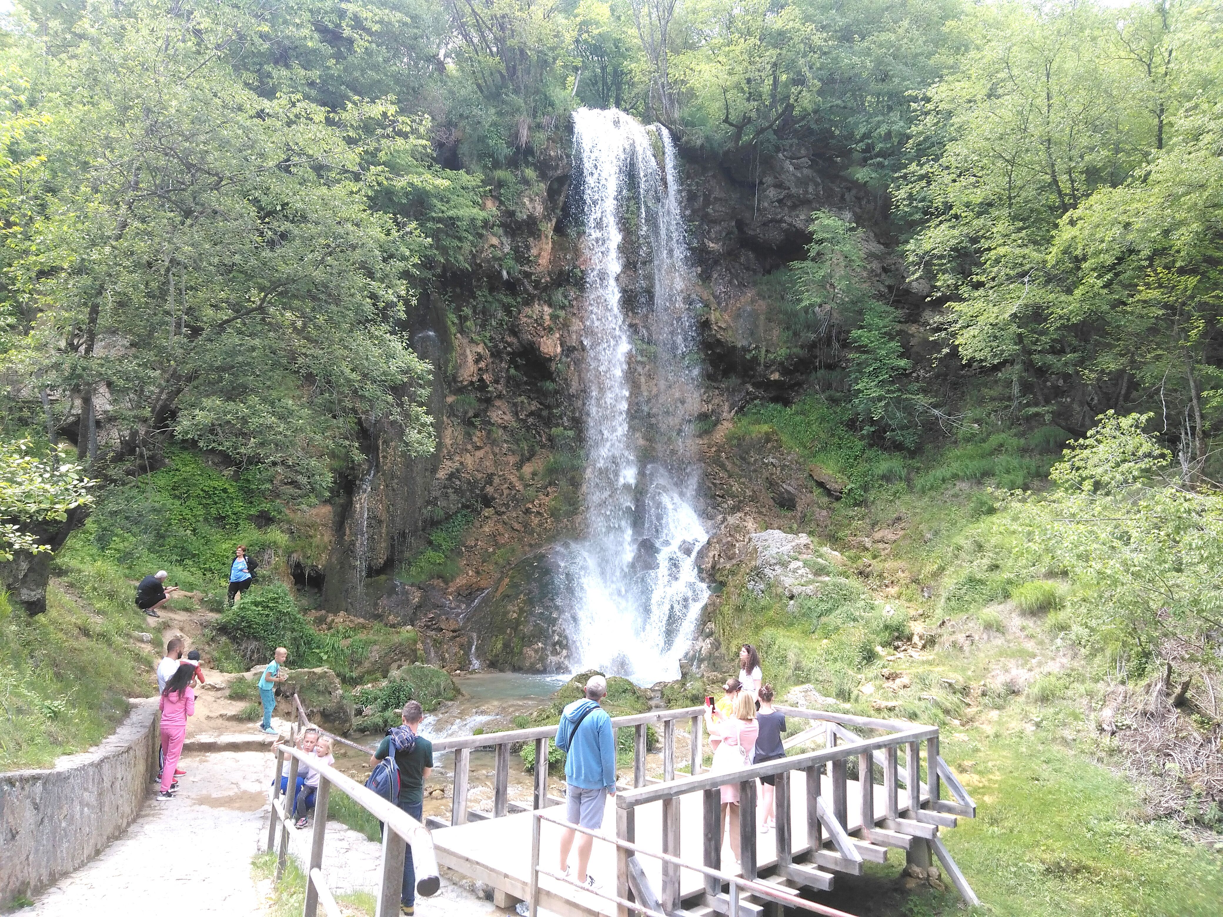 Атракција - водопад у Гостиљу, висок 22 метра (Фото: Д. Гагричић)