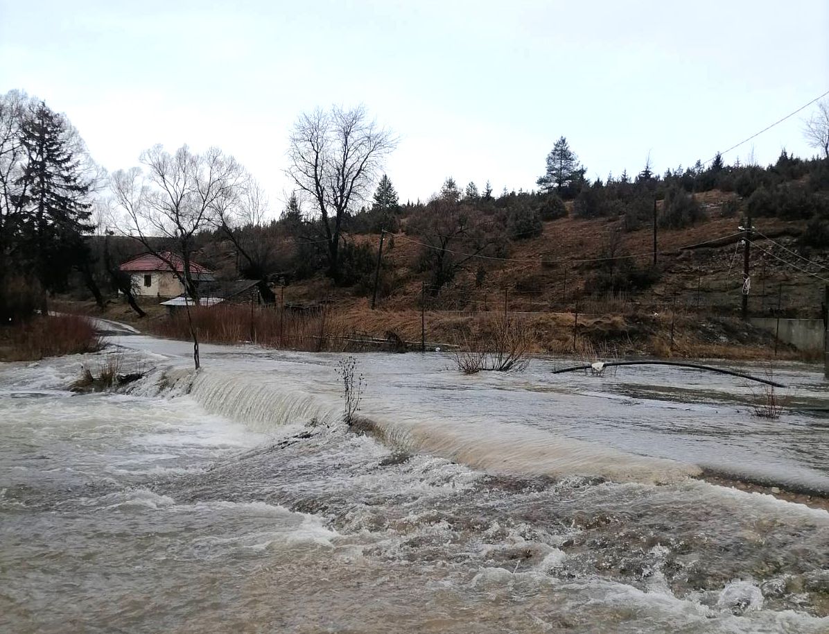 Поплављен мост и пут Божетићи - Љепојевићи