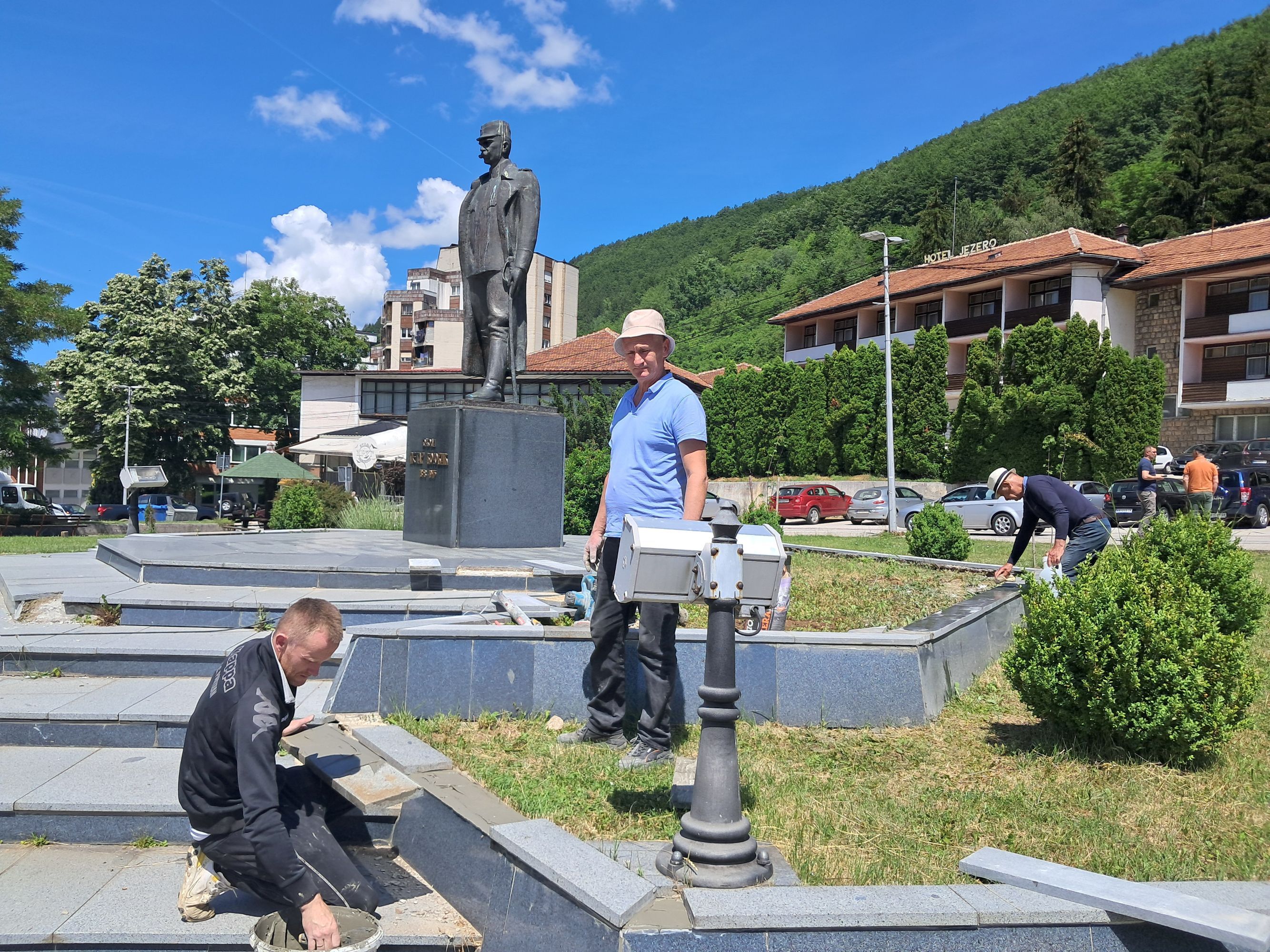 Замена и поправка оштећених плоча после 29 година (Фото: Д. Гагричић)