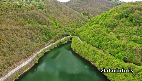 Brvnara "Đorđe" Zlatarsko jezero