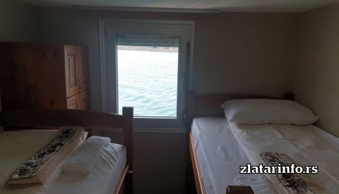 Splav "Maria" Zlatarsko jezero