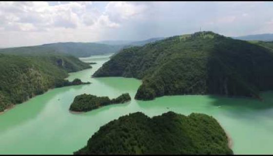 Uvačko jezero (snimak iz vazduha)