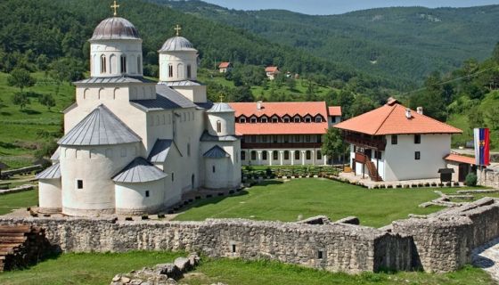 Цркве и манастири