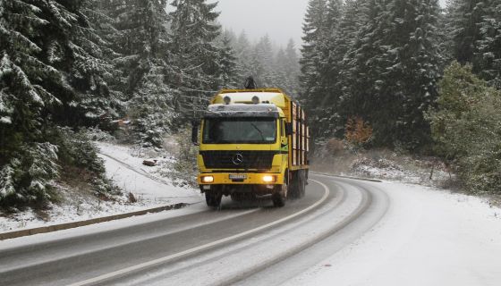 Први снег на путу Нова Варош - Сјеница преко Златара