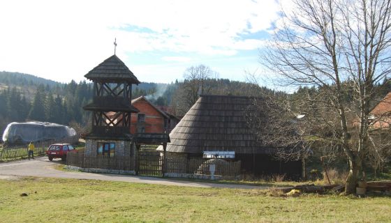 Црква брвнара у Радијевићима