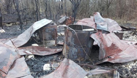На месту где се налазио помоћни објекат остало је само згариште