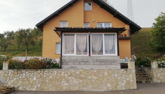 Vila "Mandić" Uvačko jezero