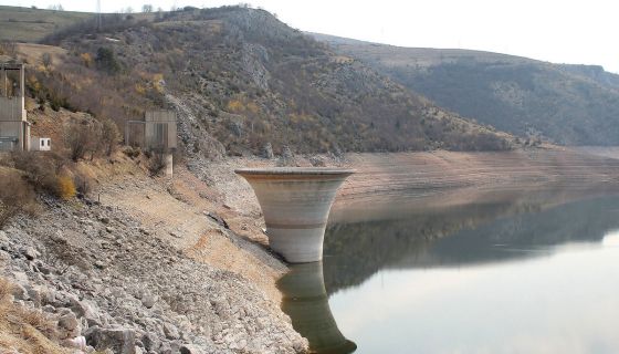 Оборена кота језера на Растокама