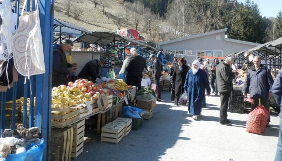 Уобичајна гужва на пијаци у Новој Вароши, фото: Варошке новине