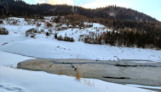 Заточеници језера - заледио крак уз Тисовицу (Фото: В. Василић)