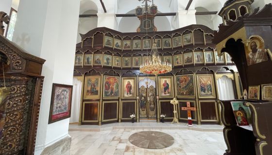 Олтар цркве Свете тојице у Новој Вароши