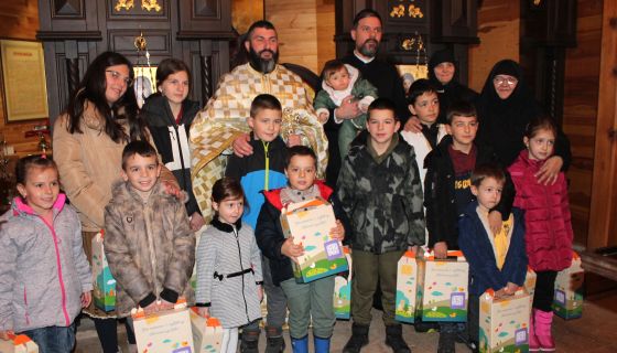 Обрадовали малишане из засеока Муртенице (Фото: Д. Гагричић)