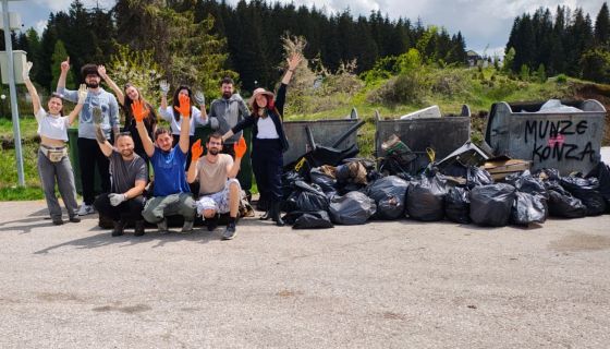 Екипа која је очистила простор око полигона