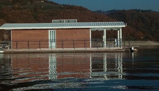 Splav "Maria" Zlatarsko jezero