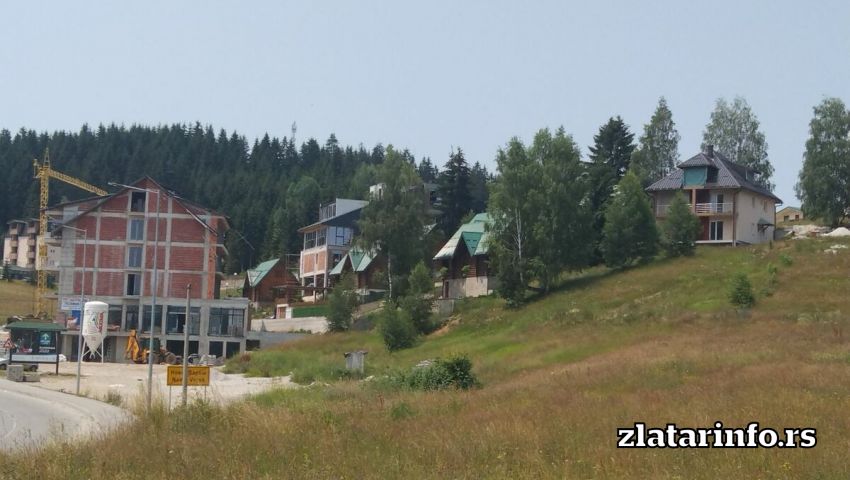 Plac na Zlataru blizu ski staze