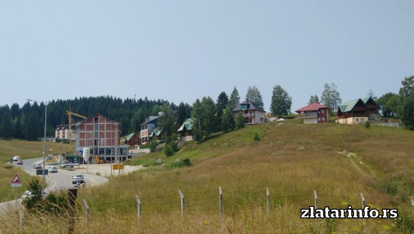 Plac na Zlataru blizu ski staze