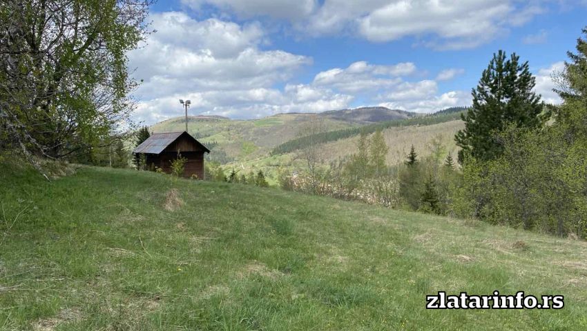 Placevi pored ski staze Briježđa