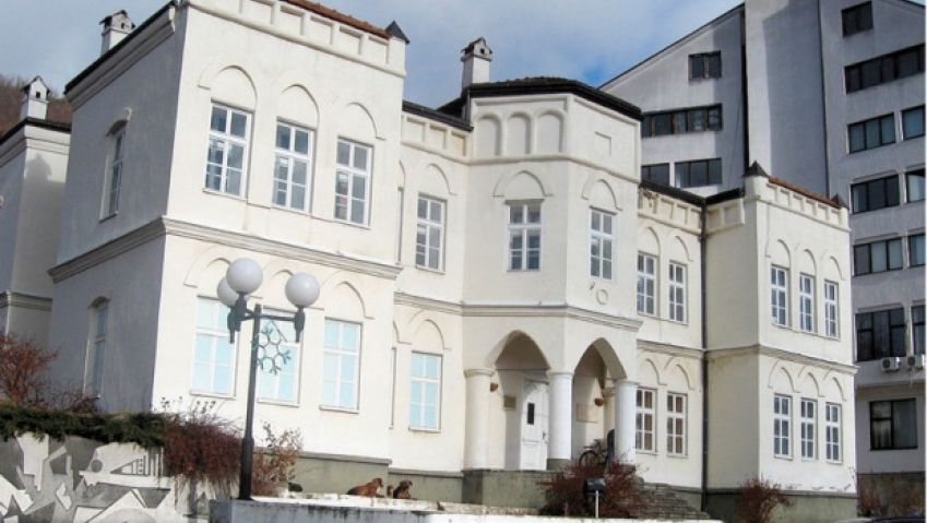 Novovaroška biblioteka Jovan Tomić i Zavičajni muzej